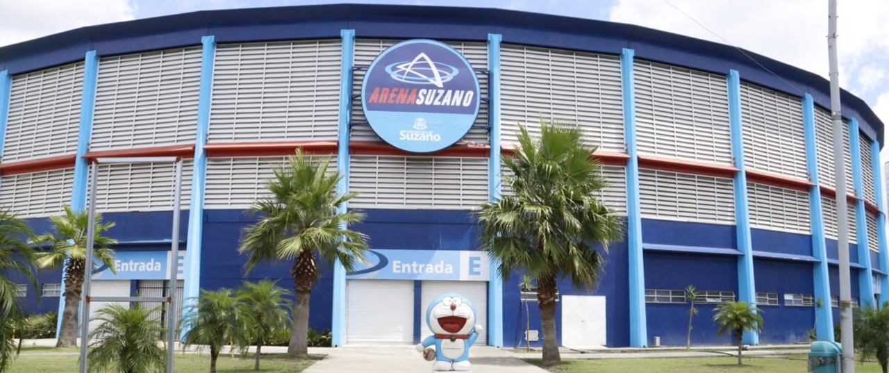 Fachada da Arena Max Feffer durante o dia